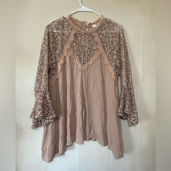 Umgee women's S lace insert bell sleeve shark bite hem blush pink boho top EUC - Picture 1 of 5